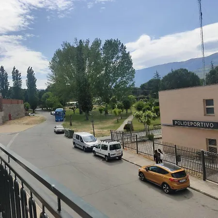 Navaluenga * Navaluenga